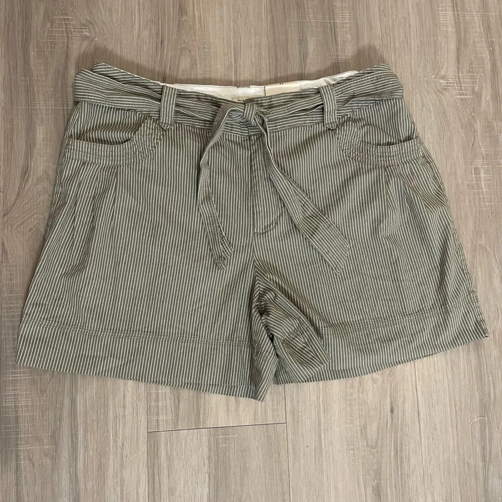 NWT St. John’s Bay green stripe tie waist cotton shorts size 14 5 inch inseam